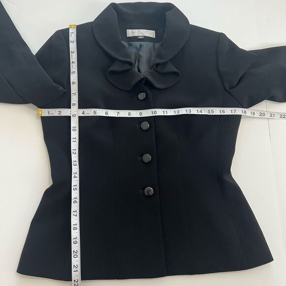Tahari Arthur S Levine Women's Black Ruffle Collar Button Front Blazer Jacket 4P - Picture 11 of 13
